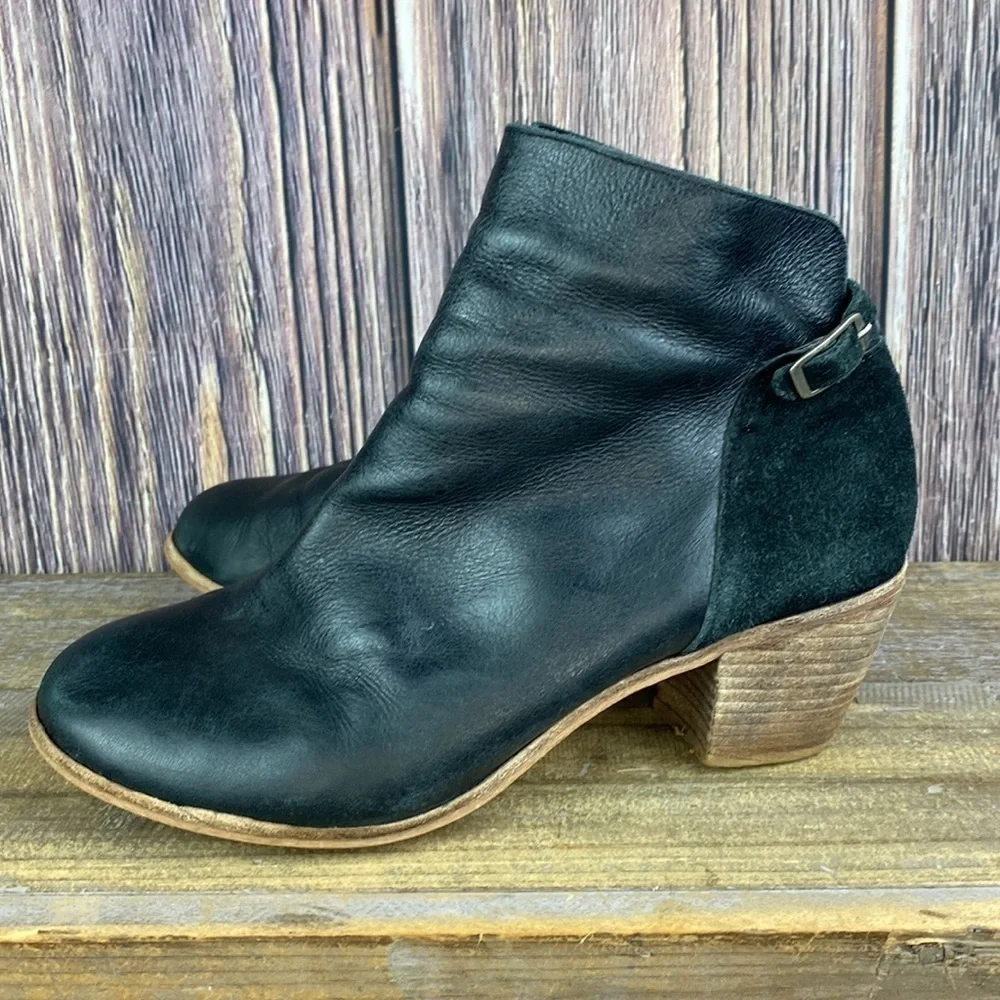 Matisse Lorenzo Black Leather Ankle Boots With Side Zipper- Size 8.5